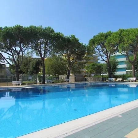 Flat In A With 12 Swimming Pools - Sports - Children's Play Area 비비오네