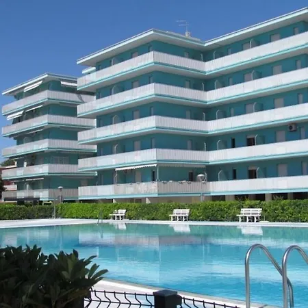Flat In A With 12 Swimming Pools - Sports - Children's Play Area Bibione