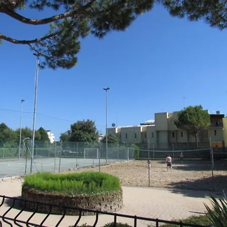 Flat In A With 12 Swimming Pools - Sports - Children's Play Area Casa vacanze Bibione